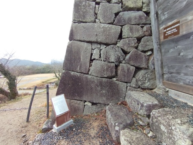 埋門石垣
