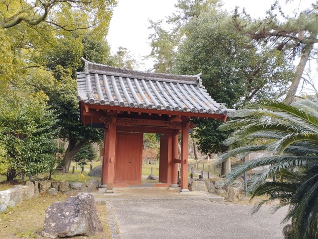 入徳門