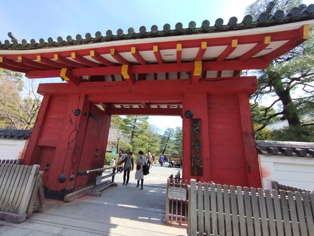 門