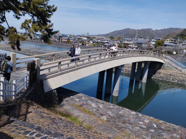 白い橋