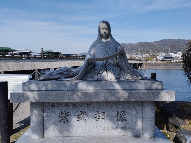 紫式部像