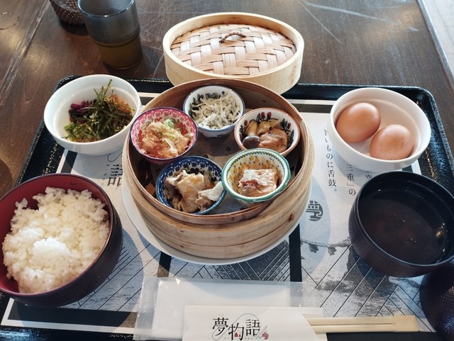 朝食
